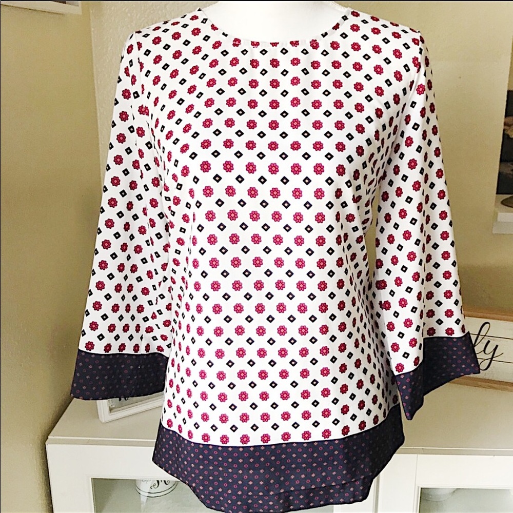 ✅Ann Taylor Loft lightweight floral blouse